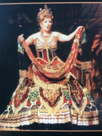 Rita som Carlotta i The Phantom of the Opera på Det Ny Teater i Köpenhamn