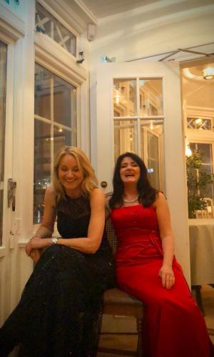Pianist Carina E Nilsson och Rita Saxmark på jubileumsevent
